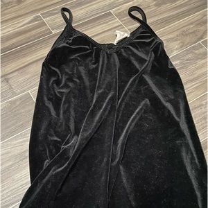 Black velvet sleepwear dress